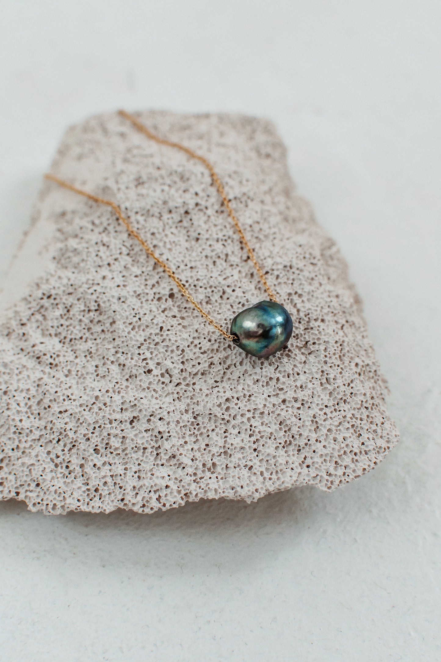 "TIMELESS" KAKLO PAPUOŠALAS 0034