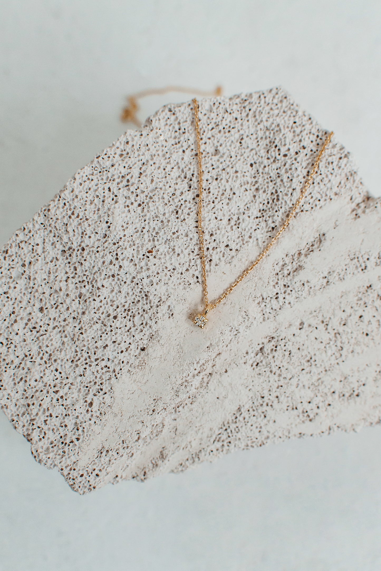 "MELODY OF SHAPE" KAKLO PAPUOŠALAS 0035